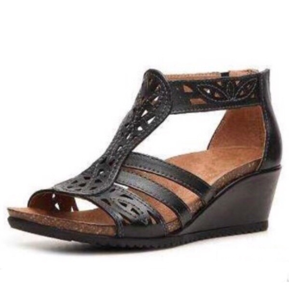 Earth Origins Gladiator Sandals size 8